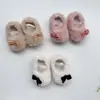 Suministro Directo de Fábrica Zapatos de Bebé para Otoño e Invierno Zapatos para Bebés y Niños Pequeños Zapatos Cálidos de Algodón Estilo Coreano Zapatos de Peluche Zapatos de Princesa Zapatos de Bebé