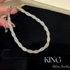 Pulsera de Flor de Contraste de Color Gota de Aceite de Diamante Vintage Antiguo Lujo Ligero Nicho Pulsera Retro Pulsera de Alta Gama para Mujer