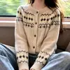 26 Estilo Autotravante Recomendação Tricô Cardigã de Manga Longa Jacquard Fair Isle Feminino Outono/Inverno Novo Estilo Suave e Fofo Suéter Casaco Redutor de Idade