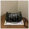 Bolsa de Hombro Cruzada de Lona de Gran Capacidad, Texturizada, con Cadena, Versátil, Estilo Nuevo de Primavera 2026, Estampado Lindo, Lujo Ligero