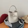 Bolsa de Mão Retrô de Nicho Transfronteiriça Bolsa Saco para Mulheres 2026 Novo Estilo Padrão Lichia Bolsa Transversal Versátil Bolsa de Ombro para o Dia a Dia