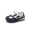 Nuevos Zapatos Infantiles Primavera/Verano 2026: Zapatos Deportivos Casuales Cómodos de Suela Suave para Niños, Zapatos de Moda Retro Estilo Coreano para Niñas Forrest Gump