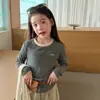Camiseta interior a rayas estilo coreano Aimobebe para niñas, mezcla de algodón para niños, suave y cómoda, alta elasticidad, top de manga larga con bloques de color retro
