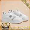 Tenis blancos para mujer, nueva colección primavera/otoño 2026, transpirables, estilo coreano, versátiles, de suela gruesa, zapatillas deportivas casuales