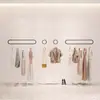 Expositor Simples Preto para Loja de Roupas com Barra Oval de Arame para Pendurar, Cabide Montado no Teto para Roupas Femininas e Infantis