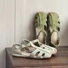 Sandálias Fechadas Versáteis Vintage para Mulheres, Novo Estilo Verão 2026, Tamancos Romanos Vazados Respiráveis Planos Confortáveis com Solado Macio