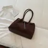 Bolsa de ombro vintage de alto estilo, novo modelo outono de 2026, bolsa tote espaçosa e despojada, bolsa de ombro simples para o dia a dia