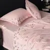 Estilo Girly de Inverno Totalmente Fosco 250g Veludo Leite Conjunto de Quatro Peças Capa de Colcha Bordada Aconchegante Espessado Antiestático de Veludo