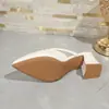 Chinelos Brancos Bico Fino Fechados, Emagrecedores, Versáteis para o Dia a Dia, Slip-Ons Estilosos e Simples, Novo Modelo Feminino Tendência para o Verão 2026