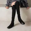 Nueva colección de otoño e invierno: botines ajustados con un aumento de altura interior de 4,5 cm, calcetines elásticos de gamuza hasta la rodilla y botas largas para mujer