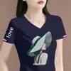 Camiseta de manga curta de marca com excedente de comércio exterior transfronteiriço para mulheres, top feminino da moda com decote V slim fit, blusa de verão