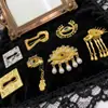 Coleção de Broches Exagerados de Arte para Olhos em Ouro de Alto Padrão, Pins para Ternos e Casacos, Acessórios Decorativos Personalizados Tendência de Luxo Leve