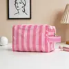 Bolso de maquillaje nuevo a rayas de PVC, gran capacidad, neceser de viaje portátil, impermeable, resistente a las manchas, bolsa de almacenamiento de alto valor estético