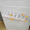 Estante de Cesta Colgante para Tablero Perforado, Bandeja de Cesta de Almacenamiento para Tablero Colgante, Cesta de Almacenamiento con Agujero Cuadrado y Agujero Redondo, Accesorio Colgante de Hierro Forjado, Accesorios para Tablero Perforado