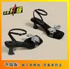Sandalias de tacón alto estilo coreano, diseño moderno de punta cuadrada y punta abierta, nueva colección de verano 2026, de una sola tira, sandalias sin cordones de tacón fino, tacón medio, adorno de mariposa, estilo para mujer