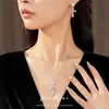 Collar de cruz con circonita chapado en oro real, cadena para la clavícula de lujo ligero de alta gama, conjunto de joyería de moda minimalista de nicho