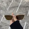 Gafas de Sol Triangulares Nuevas Transfronterizas 2025 Amazon Diseño de Montura Cuadrada Pequeña Gafas de Sol Metálicas para Hombre y Mujer Gafas de Pasarela