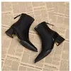 Botines Cortos de Piel Suave con Punta Fina para Mujer, Nuevo Estilo Otoño e Invierno 2025, Botas de una Sola Pieza con Tacón Medio Grueso, Botines de Tacón Alto Delgados, Botines de Moda