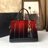 Bolsa de Mão Grande Capacidade Estilo Moda 2026 para Mulheres de Meia-Idade, Bolsa de Ombro e Transversal para Mães, Bolsa de Couro Envernizado para Sogras