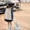 Conjunto de Otoño para Niña 2026 Nuevo Deportivo Casual Conjunto de Tres Piezas para Niña Pequeña Sudadera Blanca Superior y Falda