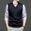 Chaleco de Punto con Cuello en V para Hombre Otoño Invierno Negocio Ajuste Delgado Sin Mangas Tejido Chaleco para Hombre Capa Base Suministro Directo de Fábrica