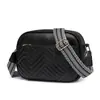 Bolsos más vendidos de Amazon Bolsos transfronterizos Bolso bandolera Moda femenina Retro Correa ancha para el hombro Bolso cuadrado pequeño Bolso de hombro para mujer