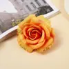 Rosa Vermelha Flor Artificial Cabeças de Flor Mini Cerimônia de Casamento Decoração de Casamento Decoração de Carro de Casamento Flor de Seda Artificial Lapela Fabricante Atacado