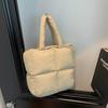 Bolsa de Grande Capacidade para Mulheres 2026 Nova Bolsa de Ombro Versátil Bolsa de Ombro Fashionável para o Dia a Dia Bolsa de Algodão com Plumas Bolsa com Plumas