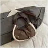Bolso de Mano Casual Estilo Coreano para Mujer, Nuevo Modelo Invierno 2025, Superficie de Felpa de Lana de Cordero, Sensación de Lujo Ligero, Bolso Bandolera de un Solo Hombro