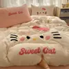 Conjunto de cama de quatro peças de desenho animado de veludo de leite para o inverno, capa de edredom dupla face espessa de veludo coral, lençol de cama e capa de colcha, conjunto de três peças para dormitório
