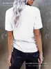 Camiseta Branca de Manga Curta Feminina Plus Size, "F - Caw -"