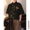 Camisa de Verano Versátil Retro Japonesa Bordada de Girasol Manga Corta Unisex Holgada Marca de Moda Urbana Estilo Universitario