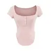 Atacado de Roupas Femininas Transfronteiriças Estilo Europeu e Americano Camiseta de Manga Curta com Bainha Curva de 3 Botões Verão Novo Cor Pura Versátil
