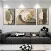 Blanco roto Dorado Lujo Ligero Figura Pintura Decorativa Hojas de Ginkgo Ramas de Flores Tres Paneles (Dos Verticales Una Horizontal) Pintura de Porcelana de Cristal de Aleación de Aluminio para Sala de Estar