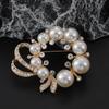Broche de Luxo Nicho Fivela de Toalha de Seda Feminina de Luxo Corsage de Liga Combina com Tudo Pérola Strass Chanel Atacado de Luxo