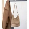 Bolso Cubo de Cuero Texturizado Mate de Nicho para Mujer Otoño Temprano 2025 Bolso de Hombro Diario Ropa de Trabajo Versátil Bolso Cruzado Casual