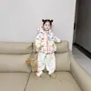 Xingyuenuo 2024 Invierno Nuevo Chaqueta Acolchada de Algodón para Niños Estilo Dibujos Animados Traje de Chaqueta Acolchada de Algodón para Niñas Cálido