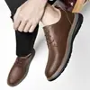 Sapatos Casuais Masculinos de Couro Genuíno Respiráveis Moda Versátil Retro Couro Sapatos Masculinos Comércio Exterior Tamanho Grande Solado Macio Sapatos de Pai 45