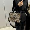 Bolso de Moda con Estampado de Leopardo Nuevo 2024 Bolso Tote Personalizado para Mujer de Moda de Alta Gama Bolso de Hombro Elegante de Gran Capacidad