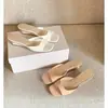 Nova Versão em Couro da Chinela Estilo Poppy ~ Chinelo Feminino de Couro Genuíno com Salto Anabela de 5cm Estilo Francês, Adequado para Uso Externo no Verão