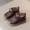 Sapatos de Couro para Bebê Masculino e Feminino Temporada Primavera 2026 Sapatos para Meninos com Velcro Casuais Sola Macia Sapatos para Caminhada de Bebê Venda por Atacado