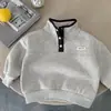 Sudadera infantil con forro polar, nueva colección otoño/invierno 2026, talla mediana a grande para niños, capa base de cuello semialto, prenda superior de forro polar de una pieza engrosada