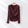 Playera de Hombros Descubiertos con Pliegues de Color Sólido Estilo Francés para Mujer, Nueva para Principios de Otoño 2025, Top Jersey Pulóver Básico de Manga Larga con Cuello en V