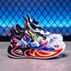 Outono de 2026 Novos Tênis Esportivos Infantis Sapatos com Luzes de Desenho Animado Superfície de Couro Respirável Meninos Antiderrapantes Luminosos Tênis de Corrida