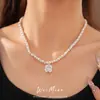Collar de perlas cuadradas con cuentas de bola de diamante, cadena para la clavícula de lujo ligero de nicho de alta gama, joyería de moda exquisita y elegante al por mayor
