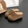 Zapatos de mujer dinámicos impermeables de cuero genuino con aumento interno de altura de 7 cm estilo Birkenstock, nuevo diseño de media zapatilla cerrada sin cordones con suela gruesa, 2026