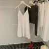 Conjunto de Dos Piezas para Mujer Y.JIA Otoño Estilo Coreano Cardigan de Punto Texturizado Acanalado + Vestido Camisola de Encaje 9187
