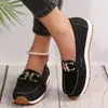 Sapatos Femininos de Comércio Exterior 2026 Novo Estilo Moda Europeia e Americana Bico Redondo Fivela de Metal Salto Baixo Sapatos Individuais Femininos Solado Macio Mocassins Slip-on