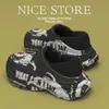 Pantuflas de Algodón Estilo Papá Invierno 2025 Modelo Nuevo Suela Gruesa Antideslizantes Resistentes al Desgaste Cálidas para Interior Hogar Pantuflas de Algodón Venta al por Mayor