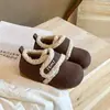 Sapatos Infantis Birkenstock 2025 Inverno Novo Estilo Sapatos Grossos de Algodão com Forro de Fleece para Meninos Sapatos Peludos Quentes de Duplo Algodão para Meninas